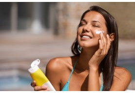 SKINCARE ESTIVA: COME RIGENERARE LA PELLE DEL VISO DOPO SOLE, MARE E CALDO