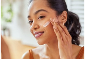 Skin Cycling: la routine post-estate per rigenerare la pelle del viso
